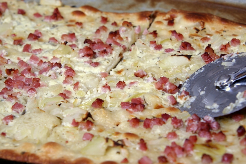 Flammekueche o pizza Alsaziana